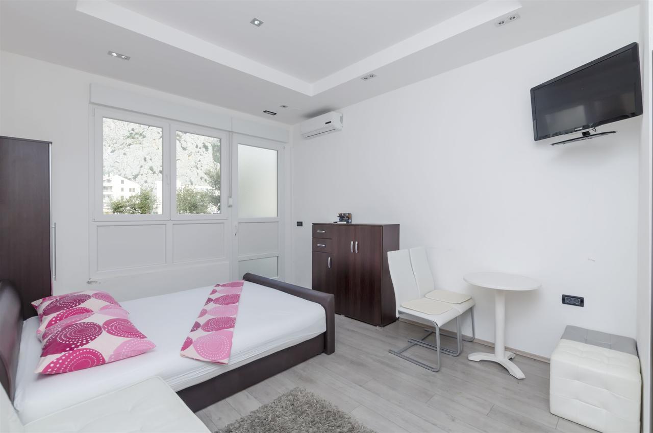 Apartment Antonela Omiš Exterior foto